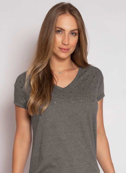 Camiseta feminina é presente de Natal para que gosta de um visual básico estiloso